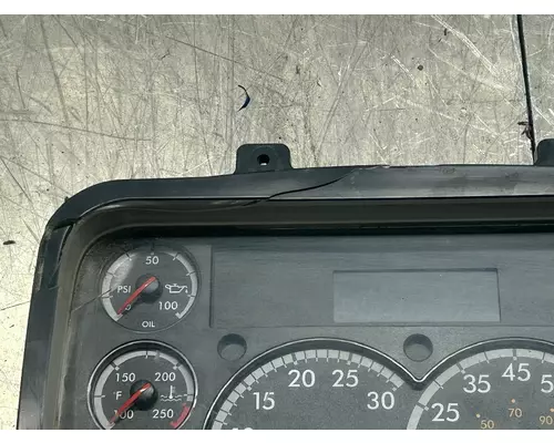 FREIGHTLINER  Instrument Cluster