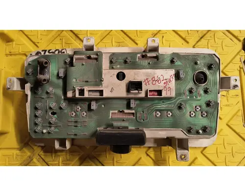FREIGHTLINER  Instrument Cluster