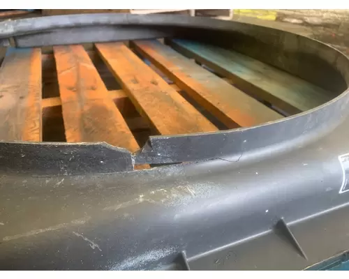 FREIGHTLINER  Radiator Shroud
