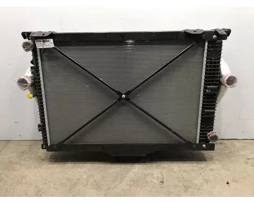 FREIGHTLINER  Radiator