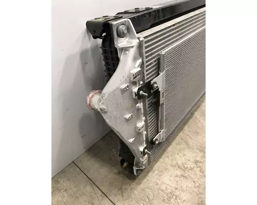 FREIGHTLINER  Radiator