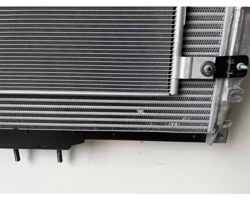 FREIGHTLINER  Radiator