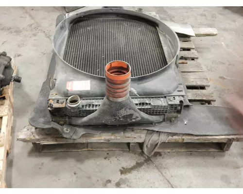 FREIGHTLINER  Radiator