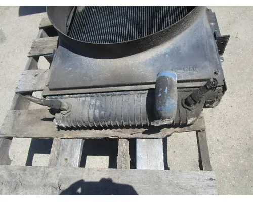 FREIGHTLINER  Radiators