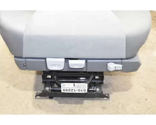 FREIGHTLINER  Seat, Front