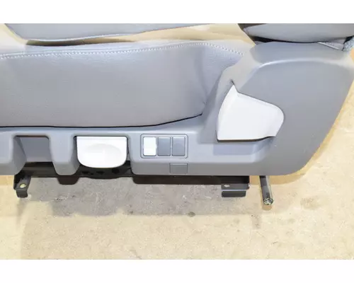 FREIGHTLINER  Seat, Front