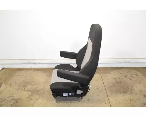 FREIGHTLINER  Seat, Front