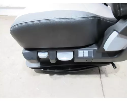FREIGHTLINER  Seat, Front