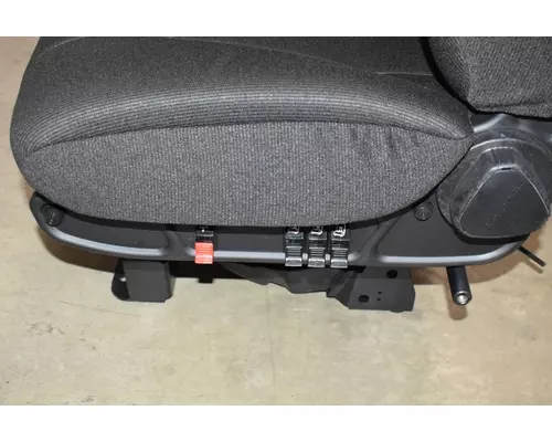 FREIGHTLINER  Seat