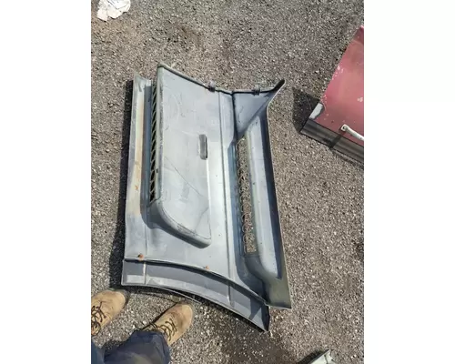 FREIGHTLINER  Side Fairing