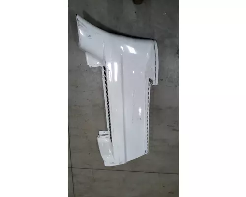 FREIGHTLINER  Skirt