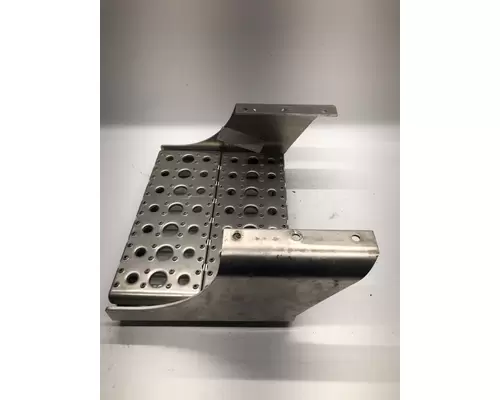 FREIGHTLINER  Step