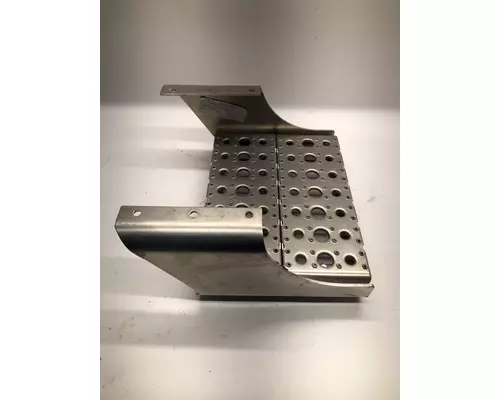 FREIGHTLINER  Step