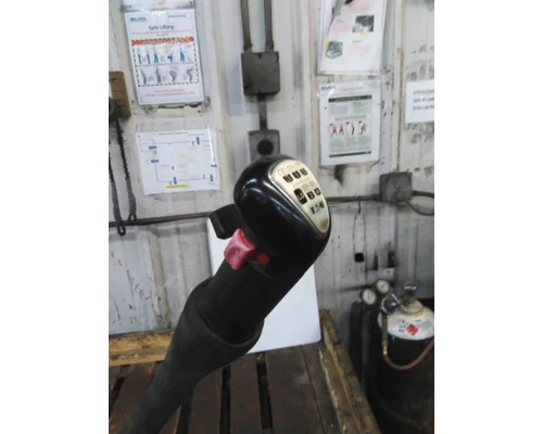 FULLER RTLO16913A GEAR SHIFTER