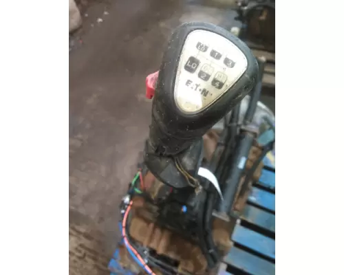 FULLER RTLO18913A GEAR SHIFTER