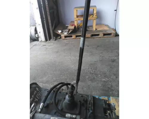 FULLER RTLO18918B GEAR SHIFTER