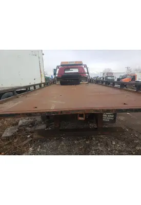 Flatbed Dumps Other Body / Bed