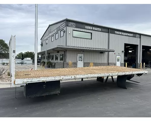 Body / Bed Flatbed 24' FlatBed DTI Trucks