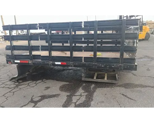 Body / Bed FLATBED KNAPHEIDE LKQ Western Truck Parts