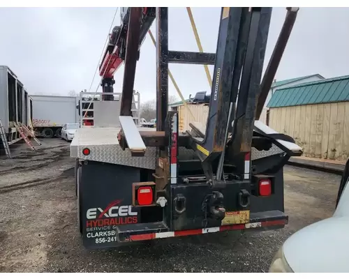 Flatbeds 25 FT Box  Bed