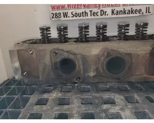 Ford 7.8L Cylinder Head