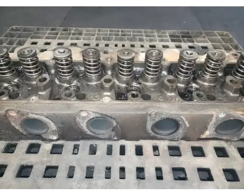 Ford 7.8L Cylinder Head