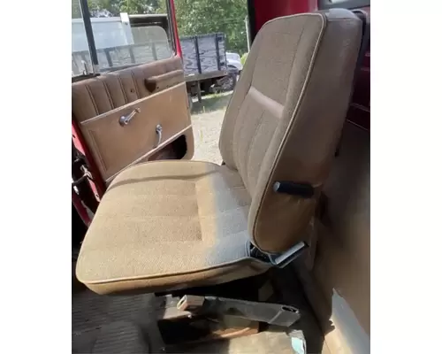 Ford 8000 Seat, Front