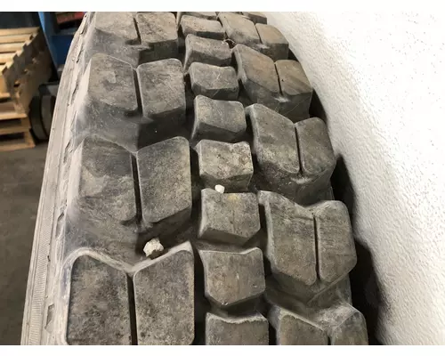 Ford C8000 Tires