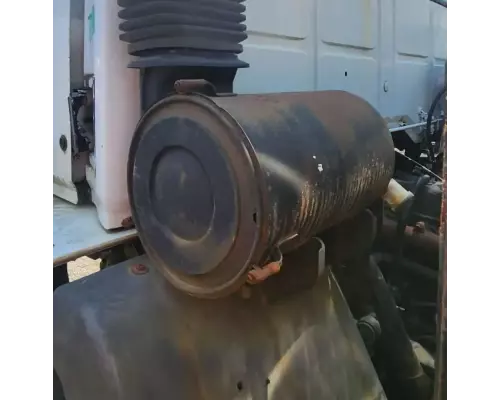 Ford CF7000 Air Cleaner