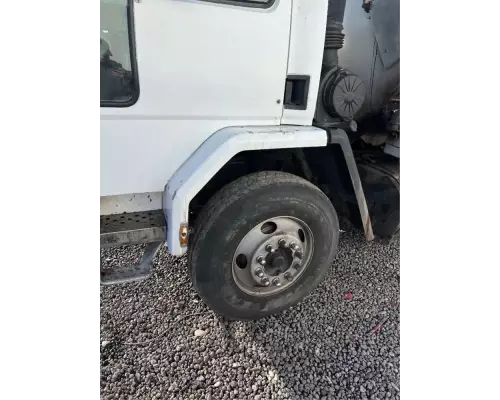 Axle Assembly, Front (Steer) Ford CF7000 Holst Truck Parts