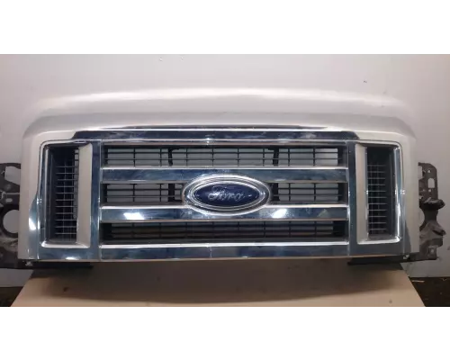 Ford E-450 Super Duty Grille