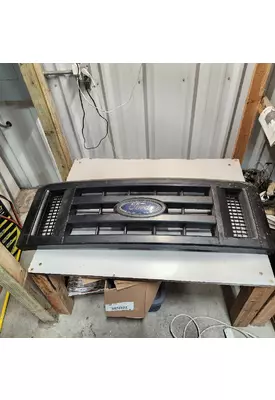 Ford E-450 Super Duty Grille