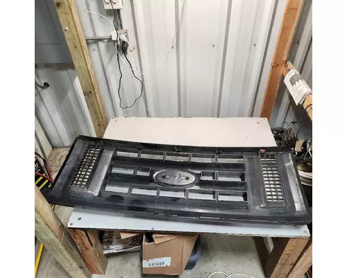 Ford E-450 Super Duty Grille