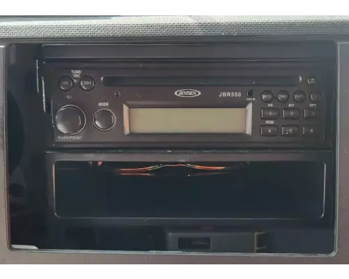Ford E-450 Super Duty Radio