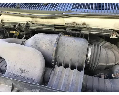 Ford E350 CUBE VAN Air Cleaner