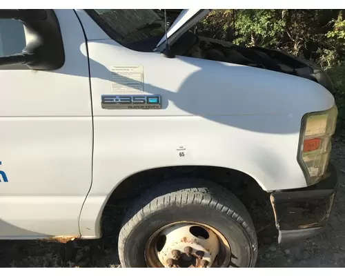 Ford E350 CUBE VAN Fender