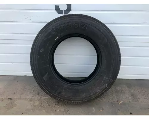 Ford E350 CUBE VAN Tires