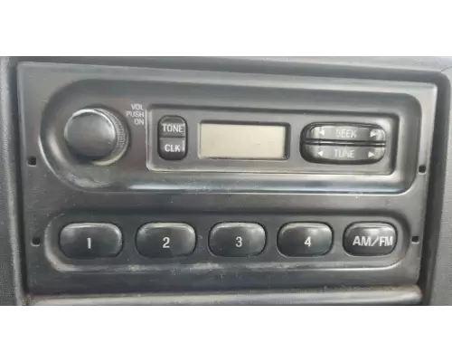 Ford F-750 Radio