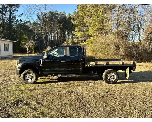 Complete Vehicle FORD F250 B &amp; W  Truck Center