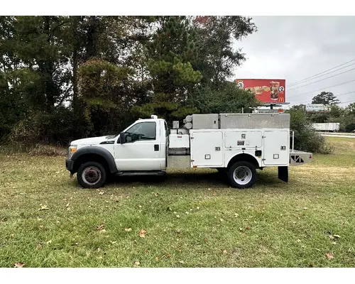 Complete Vehicle FORD F450 B &amp; W  Truck Center