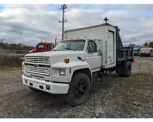 Complete Vehicle FORD F600 2679707 Ontario Inc