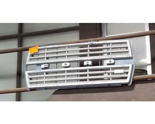 Grille Ford F600 Casey's Truck Salvage World