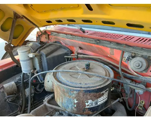 Ford F700 Air Cleaner