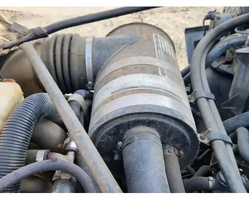 Ford F700 Air Cleaner