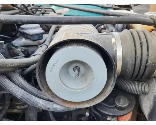 Ford F700 Air Cleaner