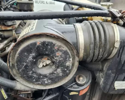 Ford F700 Air Cleaner