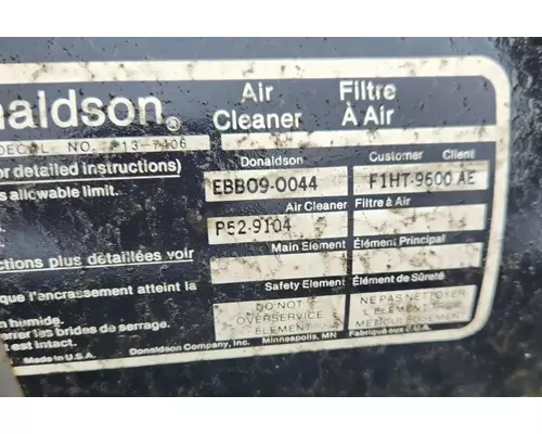 Ford F700 Air Cleaner
