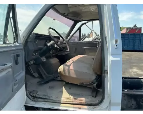 Ford F700 Cab