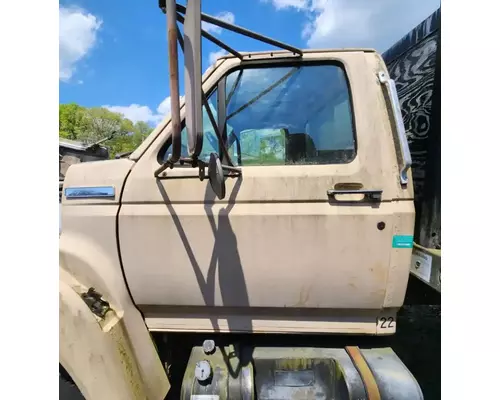 Ford F700 Cab