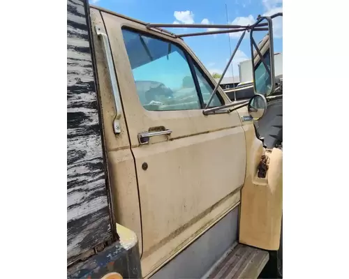 Ford F700 Cab